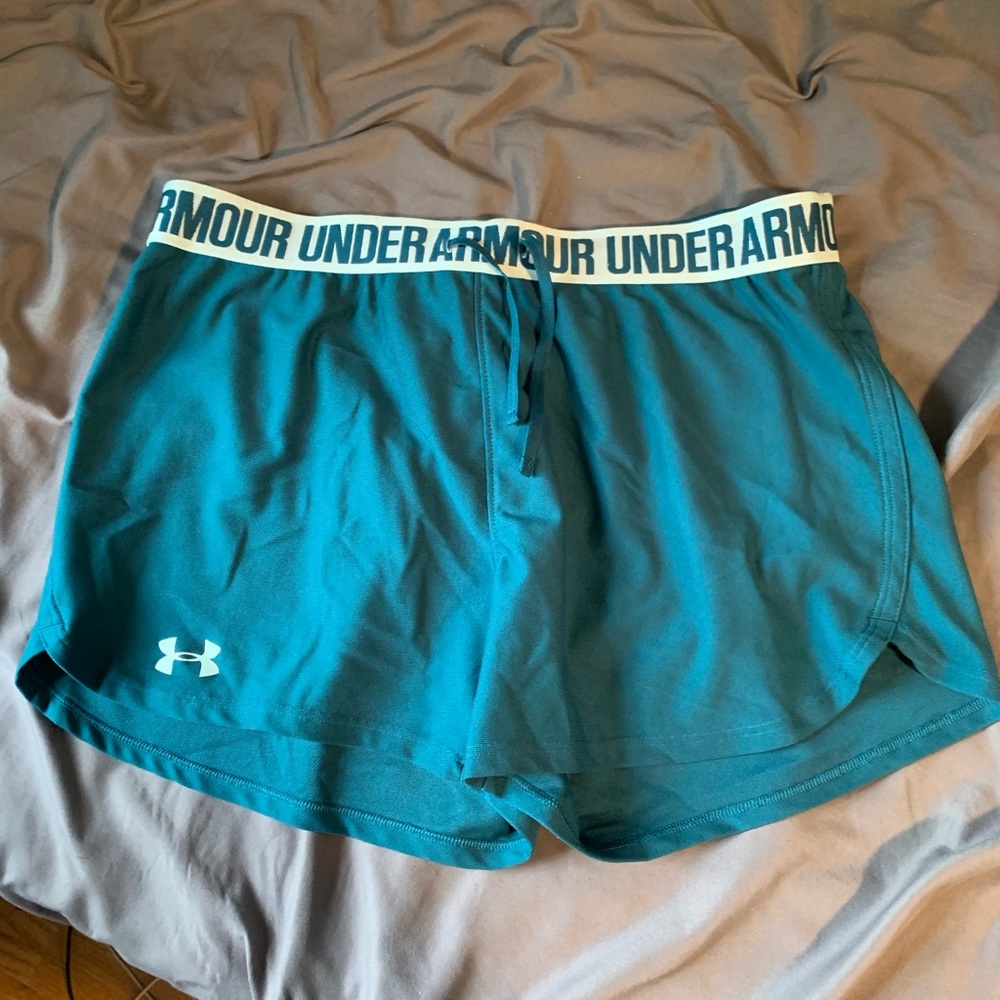women athletic under armour shorts w/ draw strings